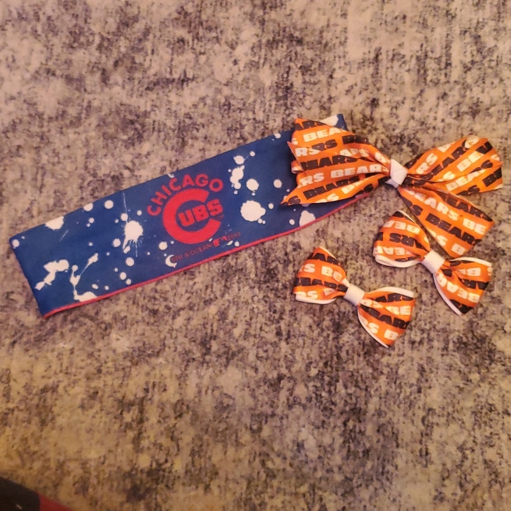 Chicago Cubs headband and Chicago Bears bows